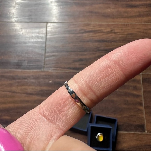 Fun Jewels Oval Mood Rings - Picture 4 of 6